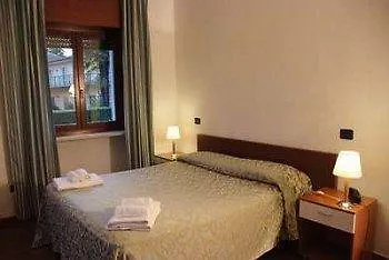 Hotel Bardolino Готель Бардоліно
