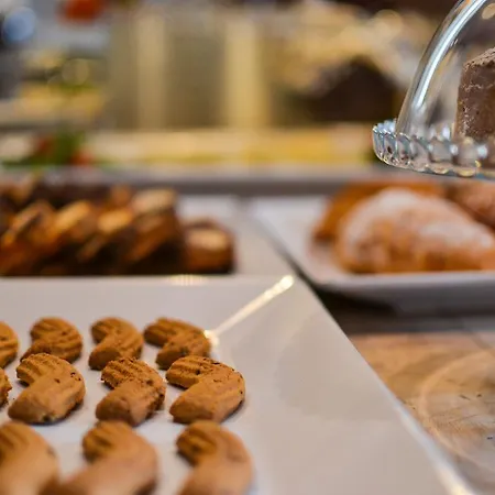 Hotel Bardolino 호텔
