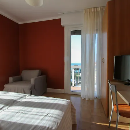 Hotel Bardolino 호텔 2*