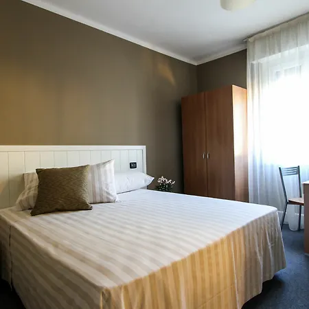 Hotel Bardolino 호텔